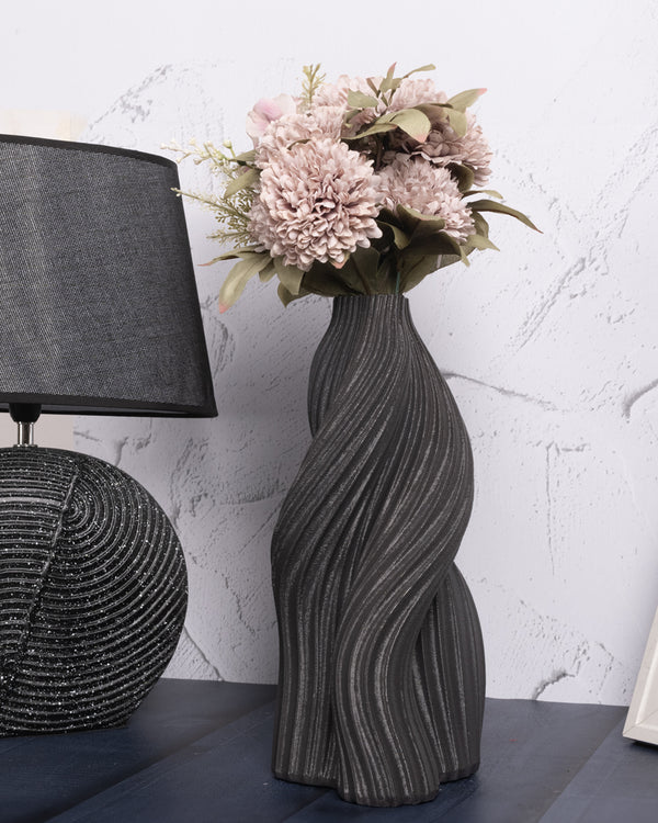 Curvaceous Bloom Vase (Black)