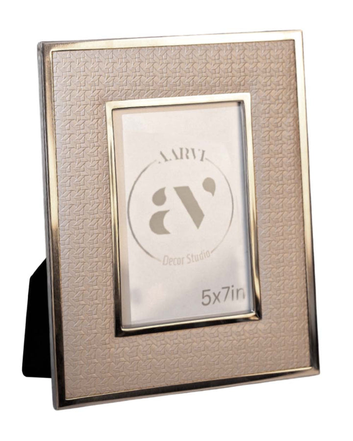 Opulent Aura Cream Photo Frame – Aarvi Decor Studio